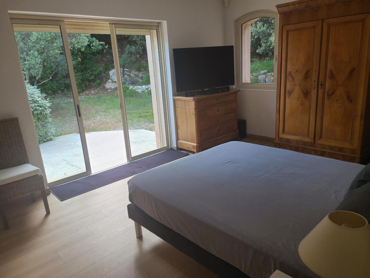 Villa Mycenes Garéoult Eksteriør billede