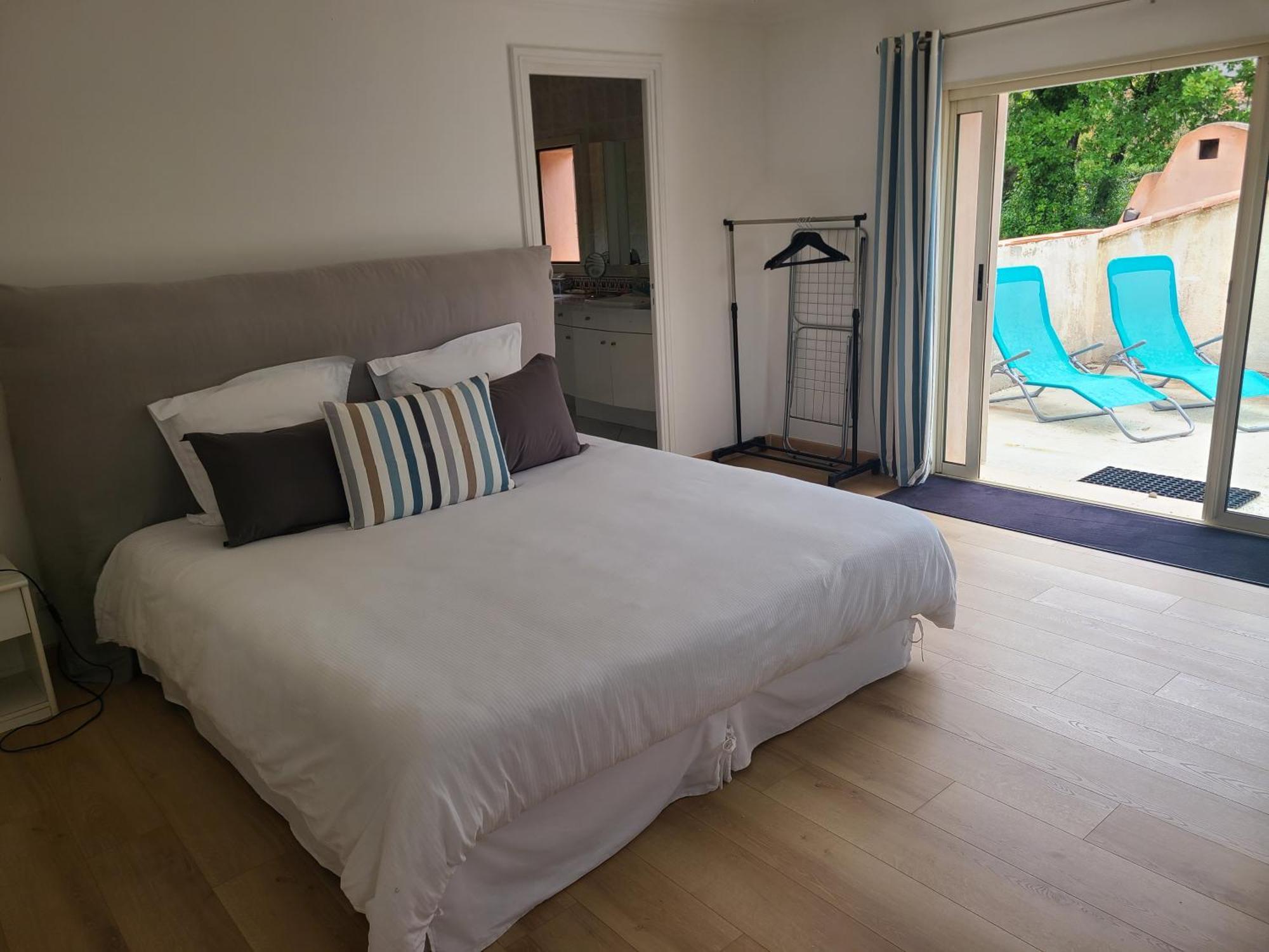 Villa Mycenes Garéoult Eksteriør billede